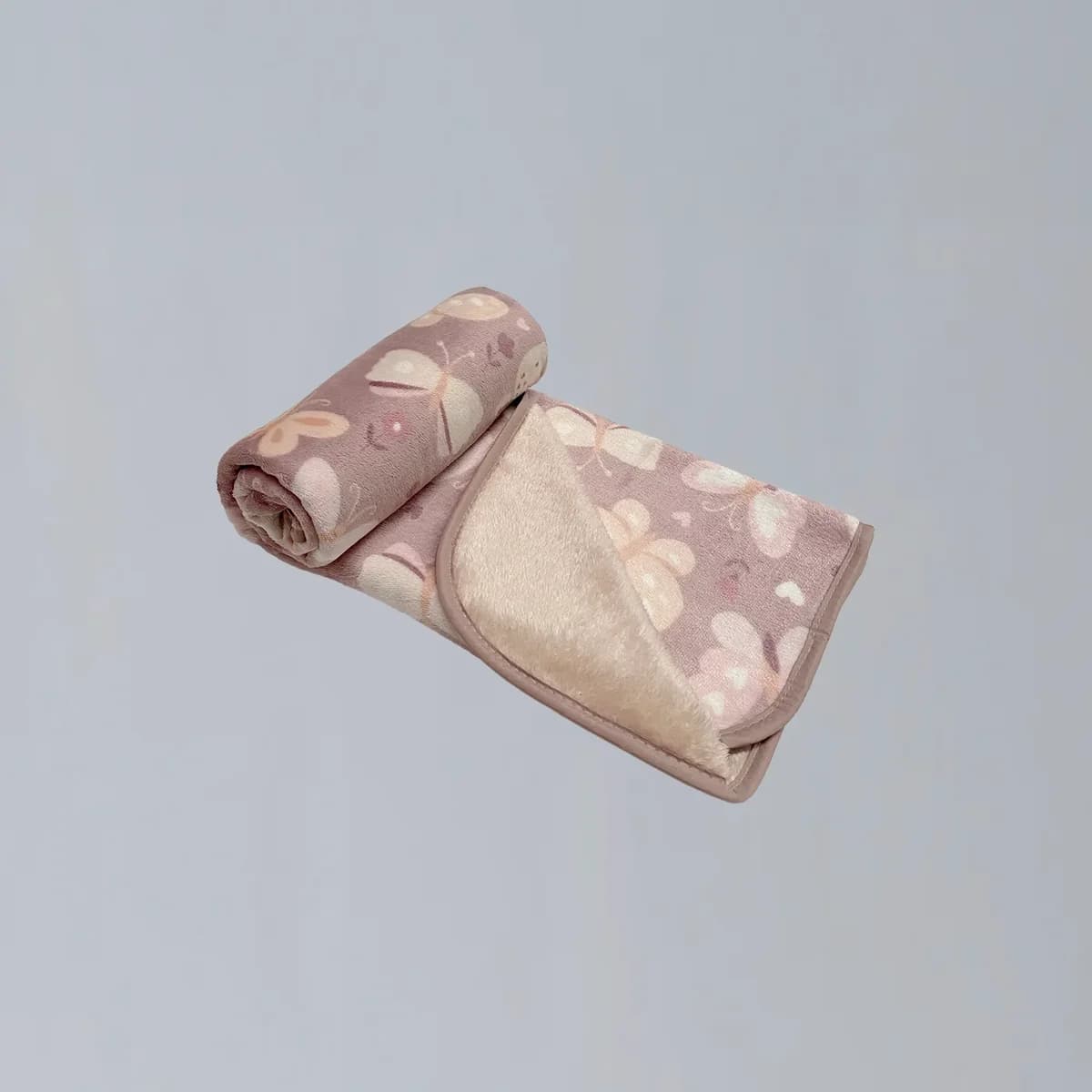 Cobertor Baby Siberia MARIPOSAS,  segunda vista con textura de borrego, tamaño CUNA 4
