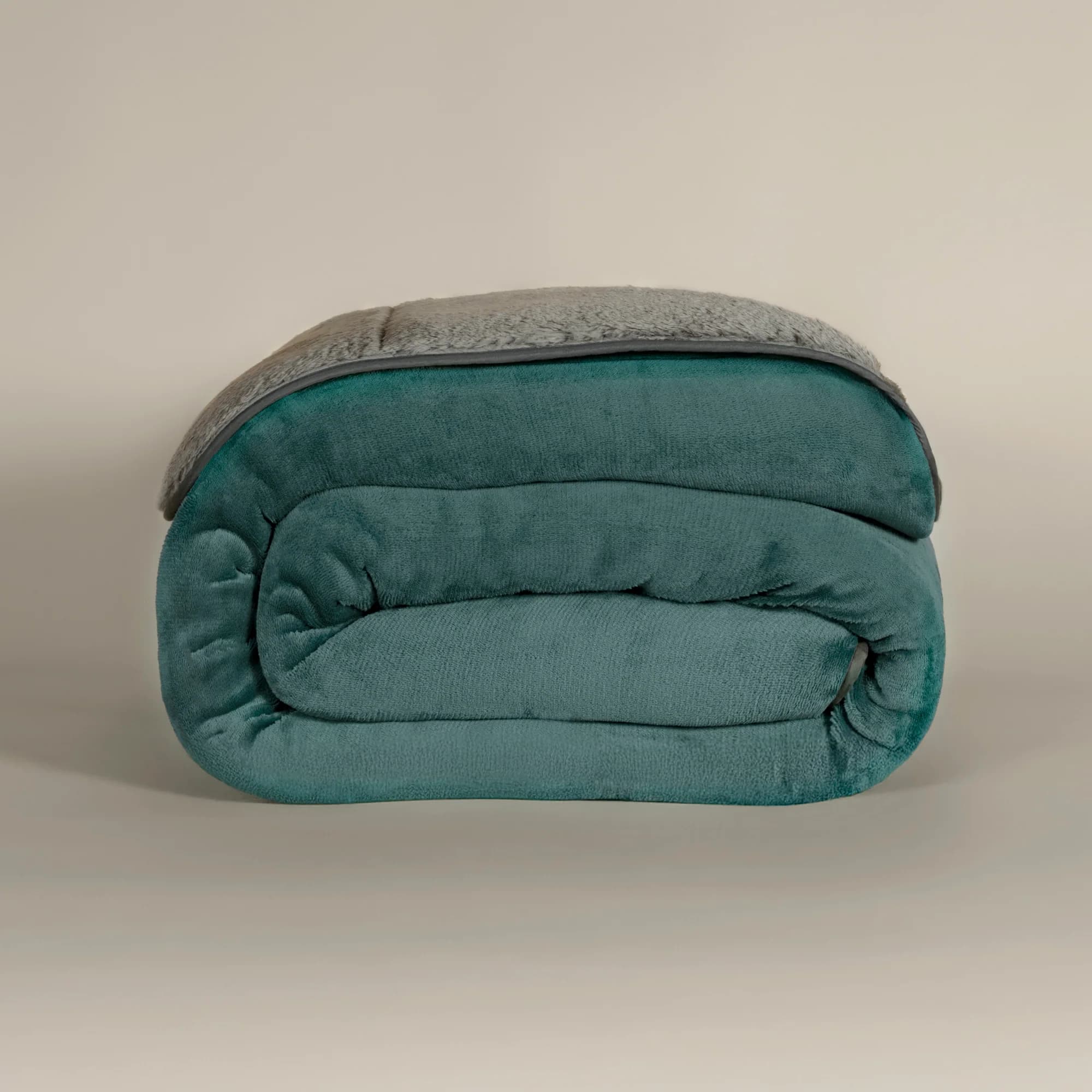 Cobertor Invernal TURQUESA, textura de borrego muy suave 3