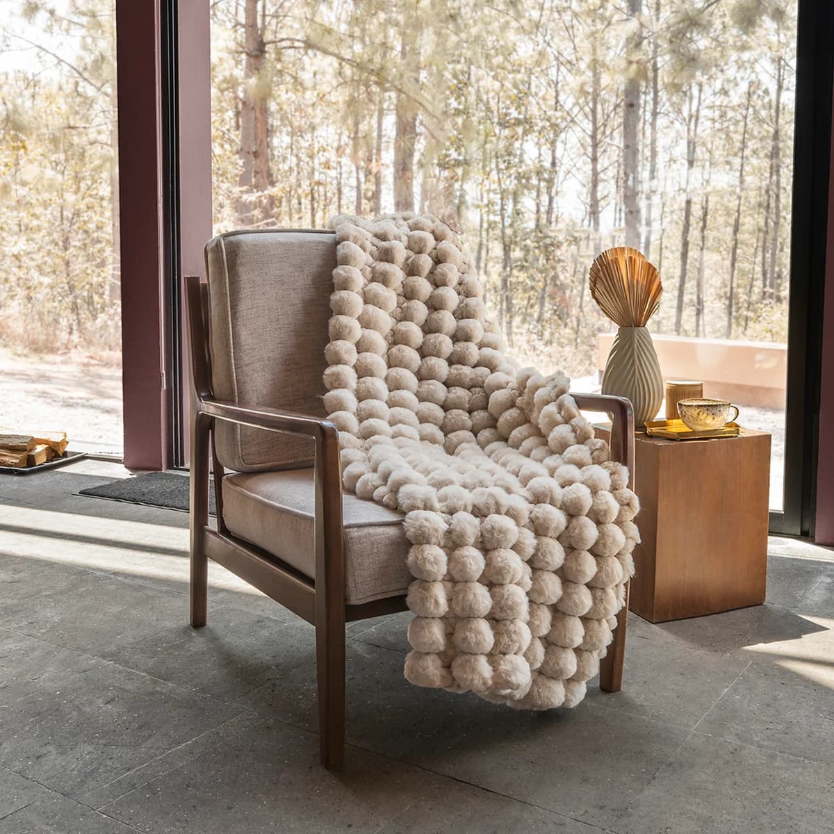 Cobertor Decorativo Everest GANTE, calidad Premium, con textura de pompones en relieve