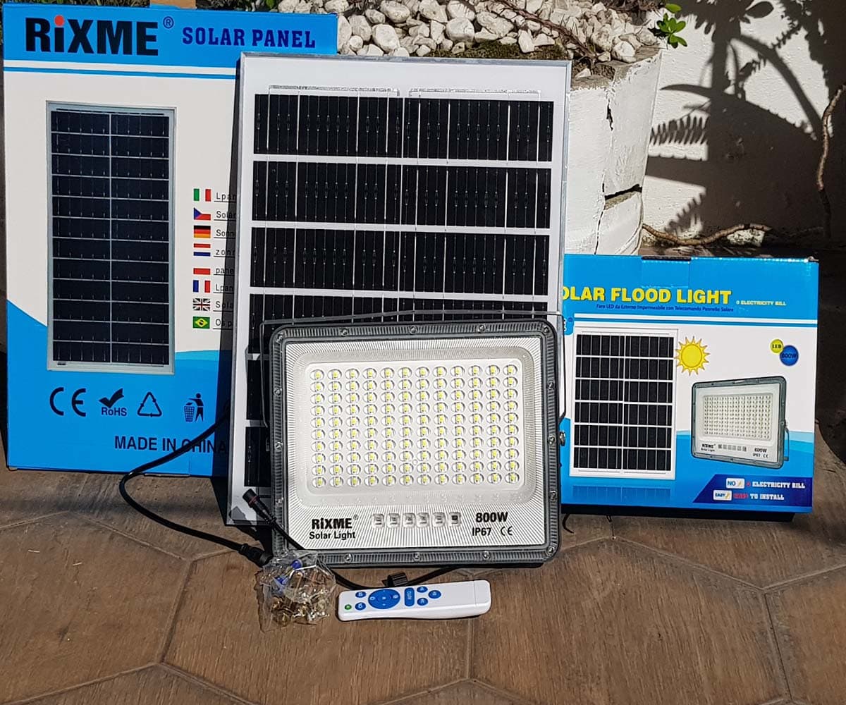 Lámparas Solares - Reflectores RiXME IP67 y con Estándares Europeos