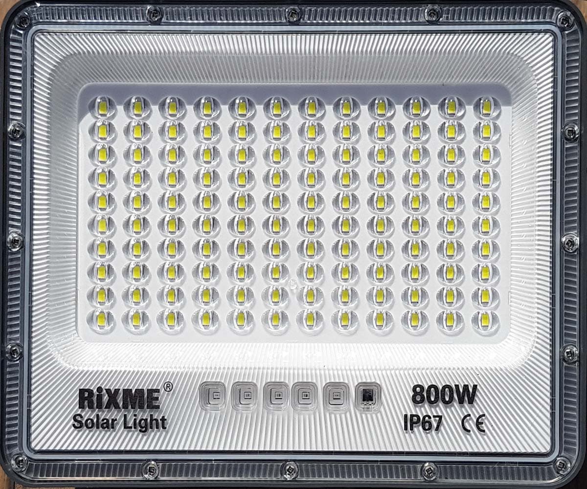 Lámparas Solares - Reflectores RiXME IP67 y con Estándares Europeos